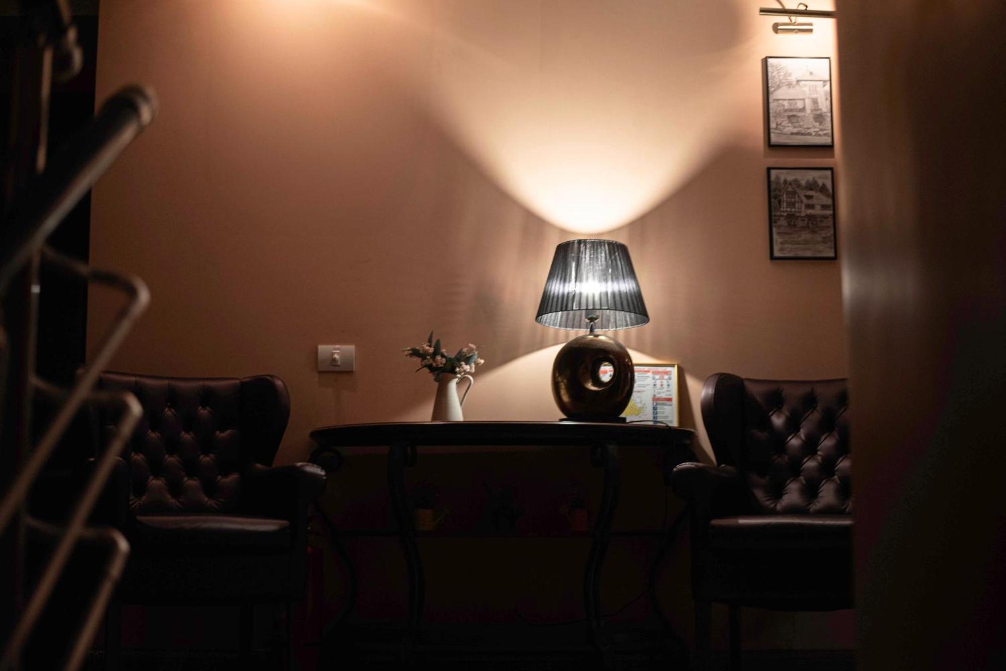 Paj Hotelul Retreat & Spa ซินายา ภายนอก รูปภาพ
