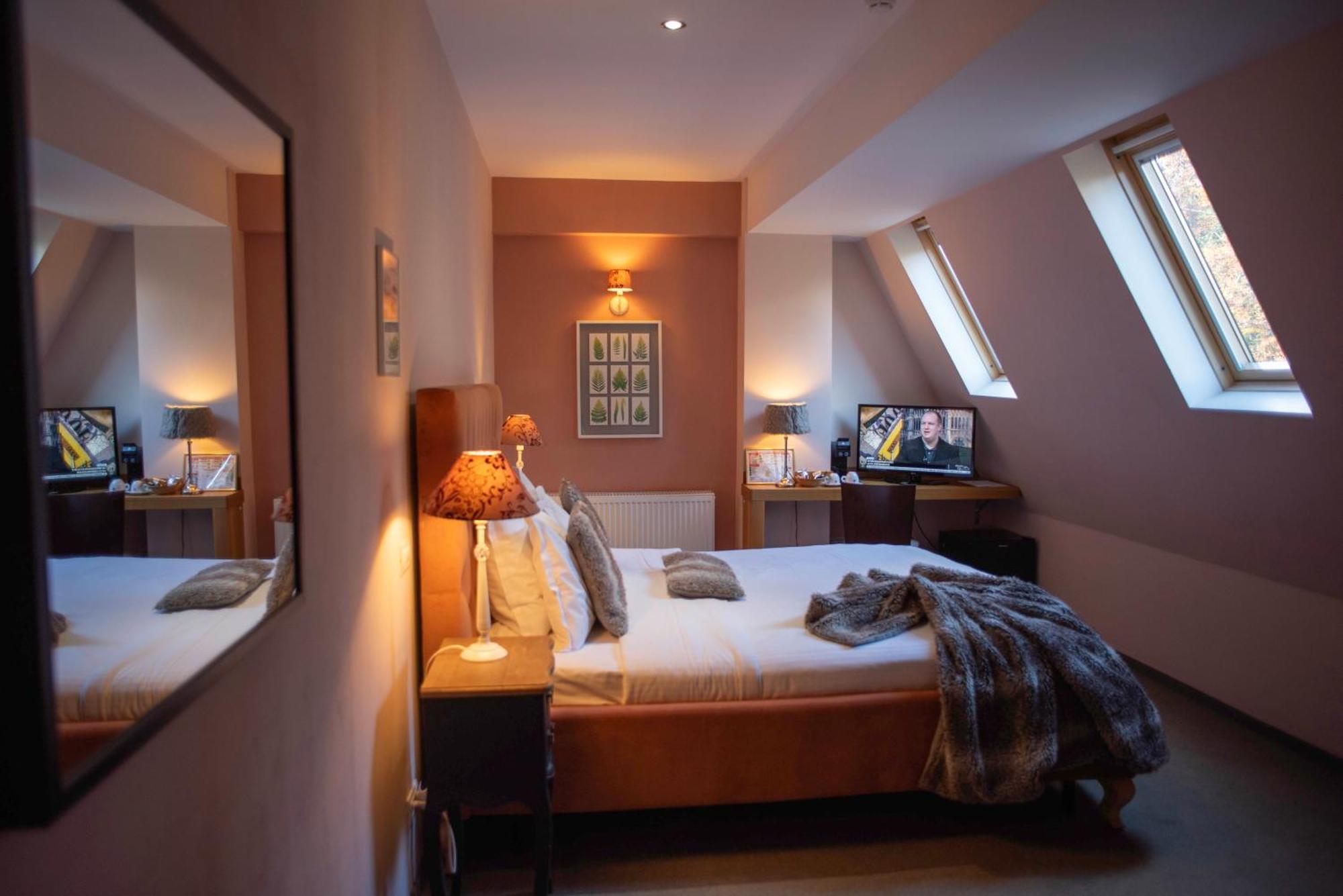 Paj Hotelul Retreat & Spa ซินายา ภายนอก รูปภาพ