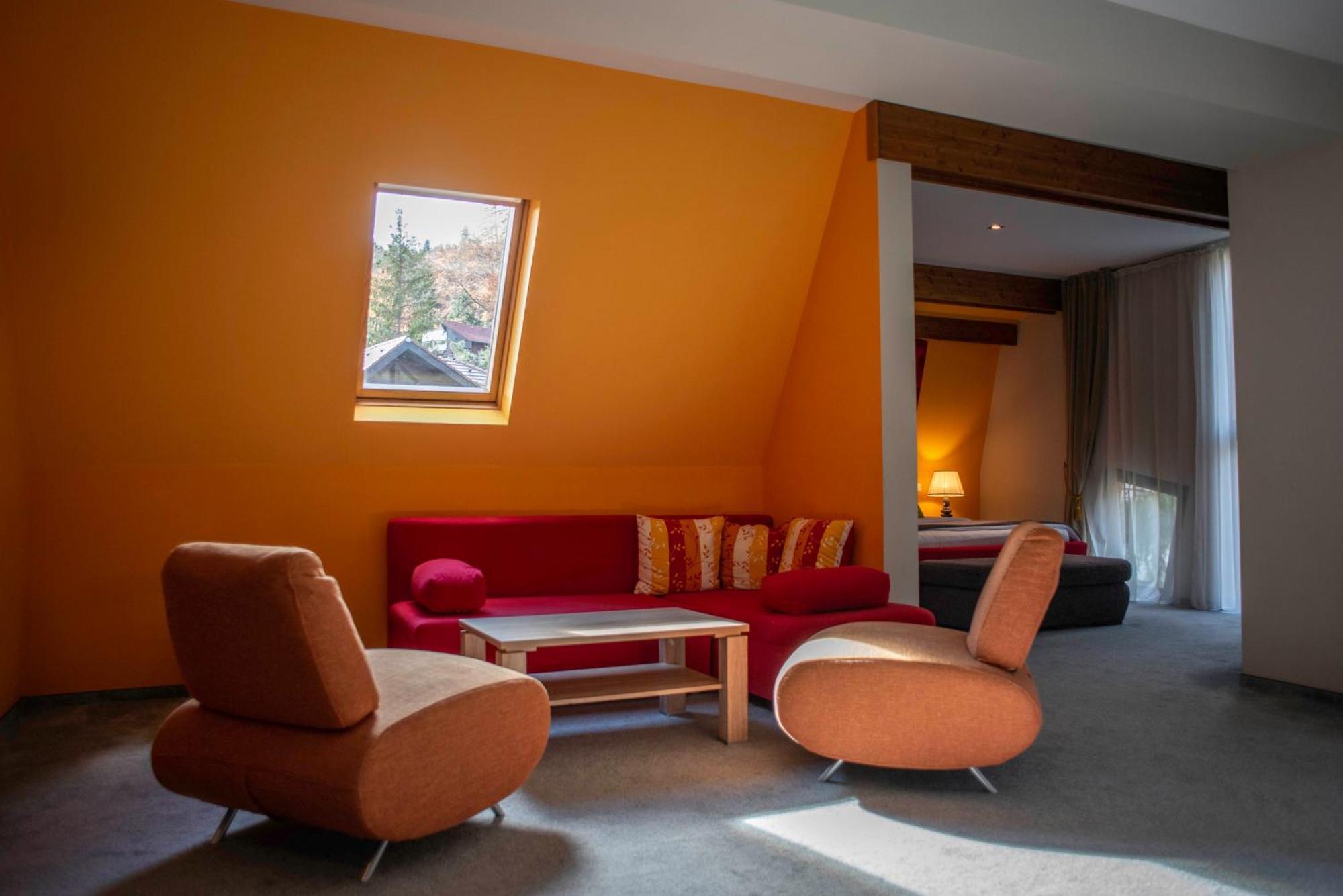 Paj Hotelul Retreat & Spa ซินายา ภายนอก รูปภาพ