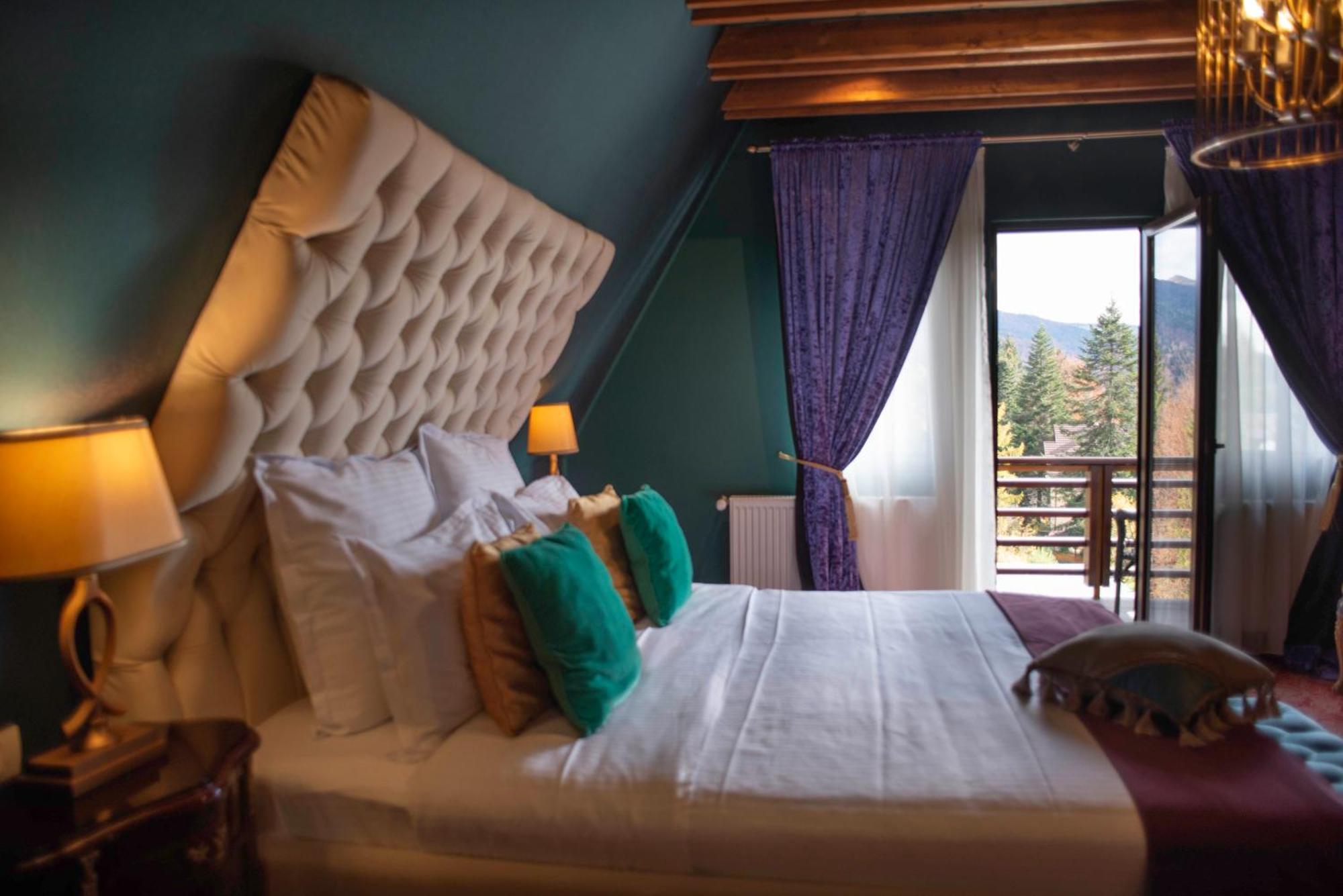 Paj Hotelul Retreat & Spa ซินายา ภายนอก รูปภาพ