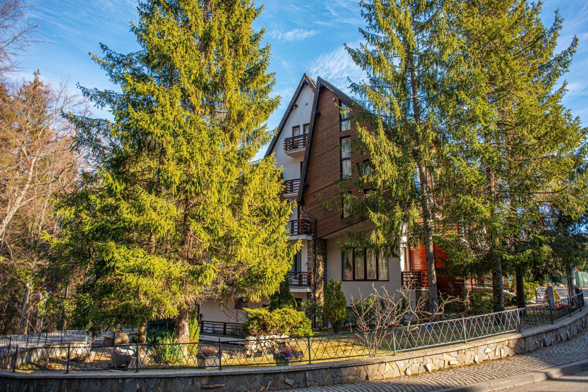 Paj Hotelul Retreat & Spa ซินายา ภายนอก รูปภาพ